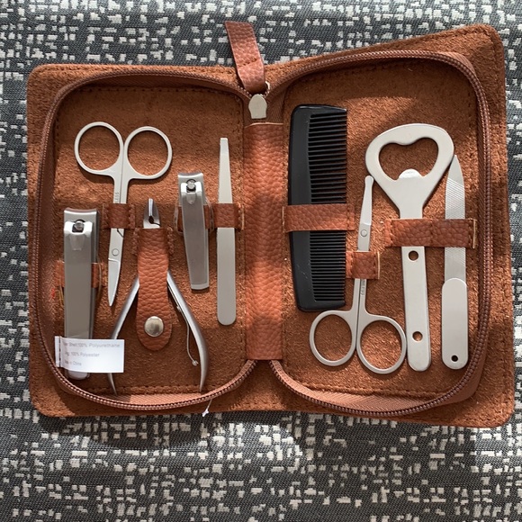 NWOT 10-Piece Grooming Kit - Picture 1 of 14